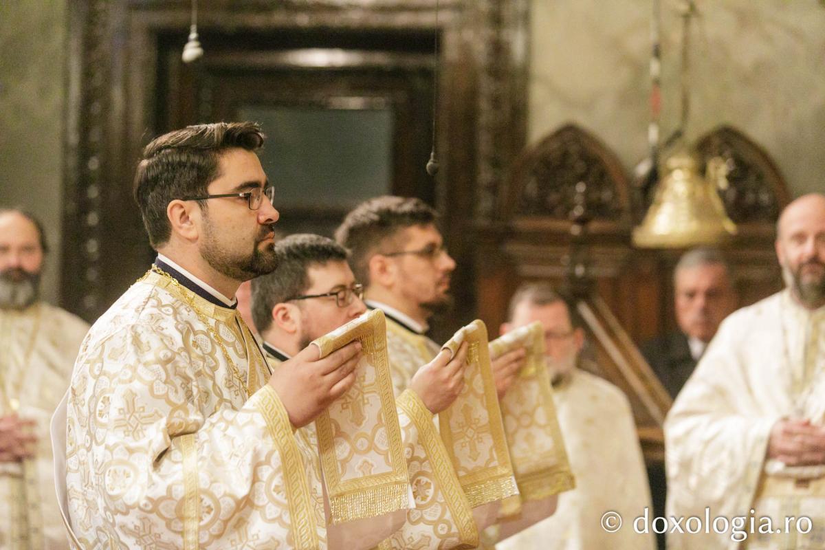 Liturghie arhierească la Catedrala Mitropolitană din Iași  în cinstea Sfinților Trei Ierarhi / Foto: pr. Silviu Cluci